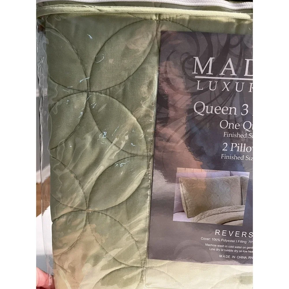 NWT - Madison Luxury Home 3-pc Reversible Queen Size Quilt Set Sage Green